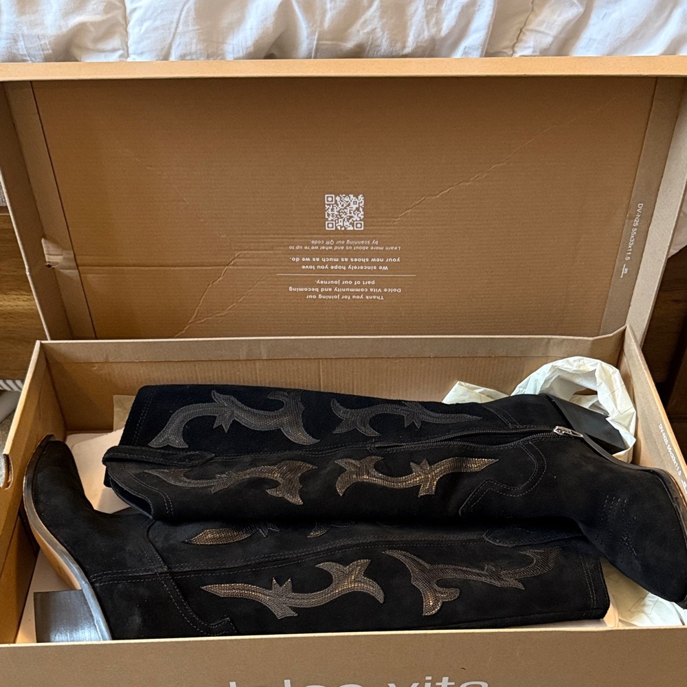 Dolce Vita Onyx Suede Footwear